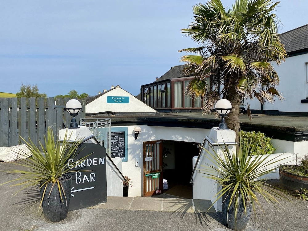 The Globe Inn 4/46