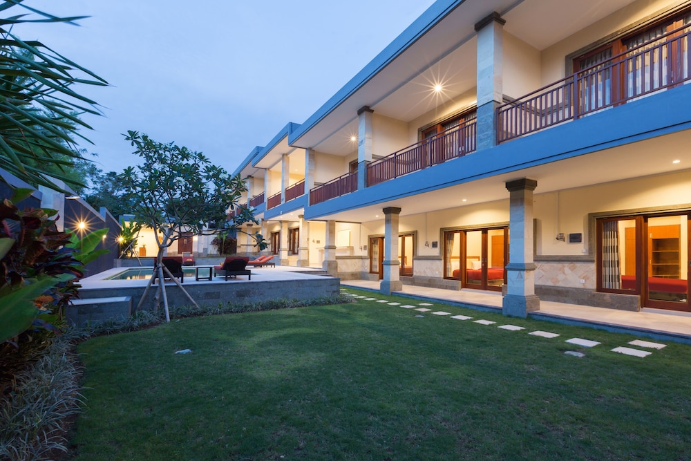 Kubu Petitenget Suite Seminyak 58/63