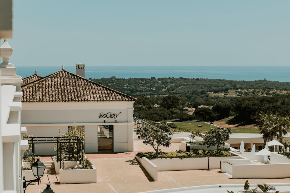 SO/Sotogrande Spa & Golf Resort Hotel 11/82
