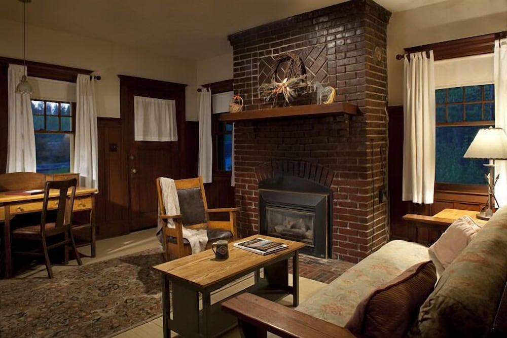 Belton Chalet 13/22