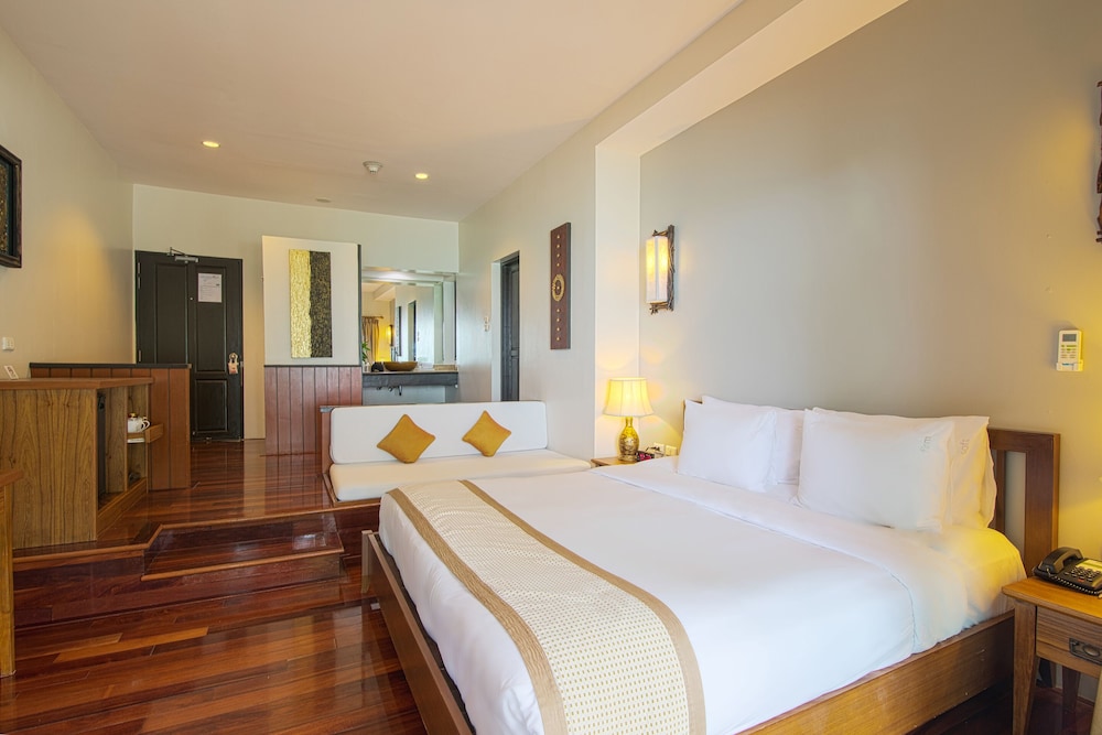 Studio, King Bed, Beach Front, Sea View