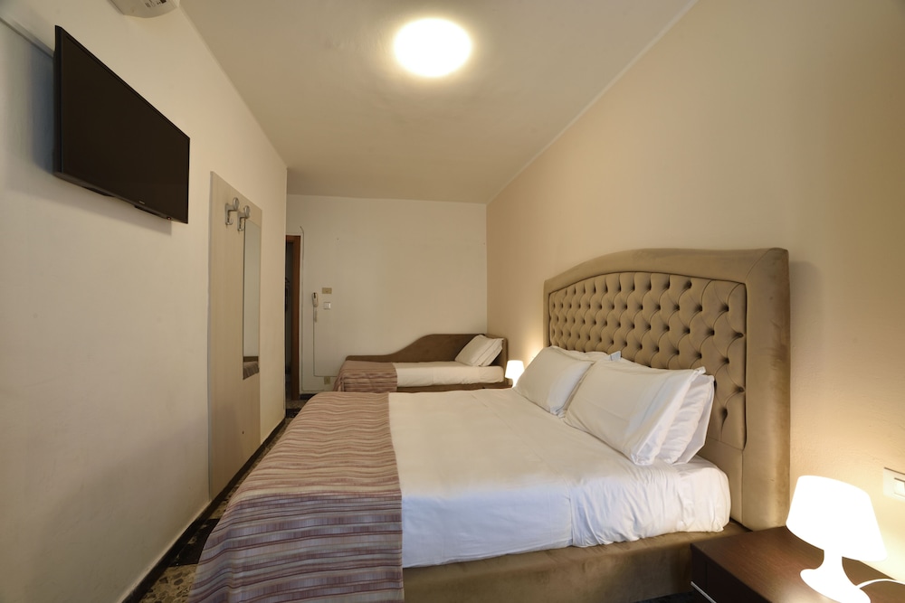 Hotel La Marina 18/63