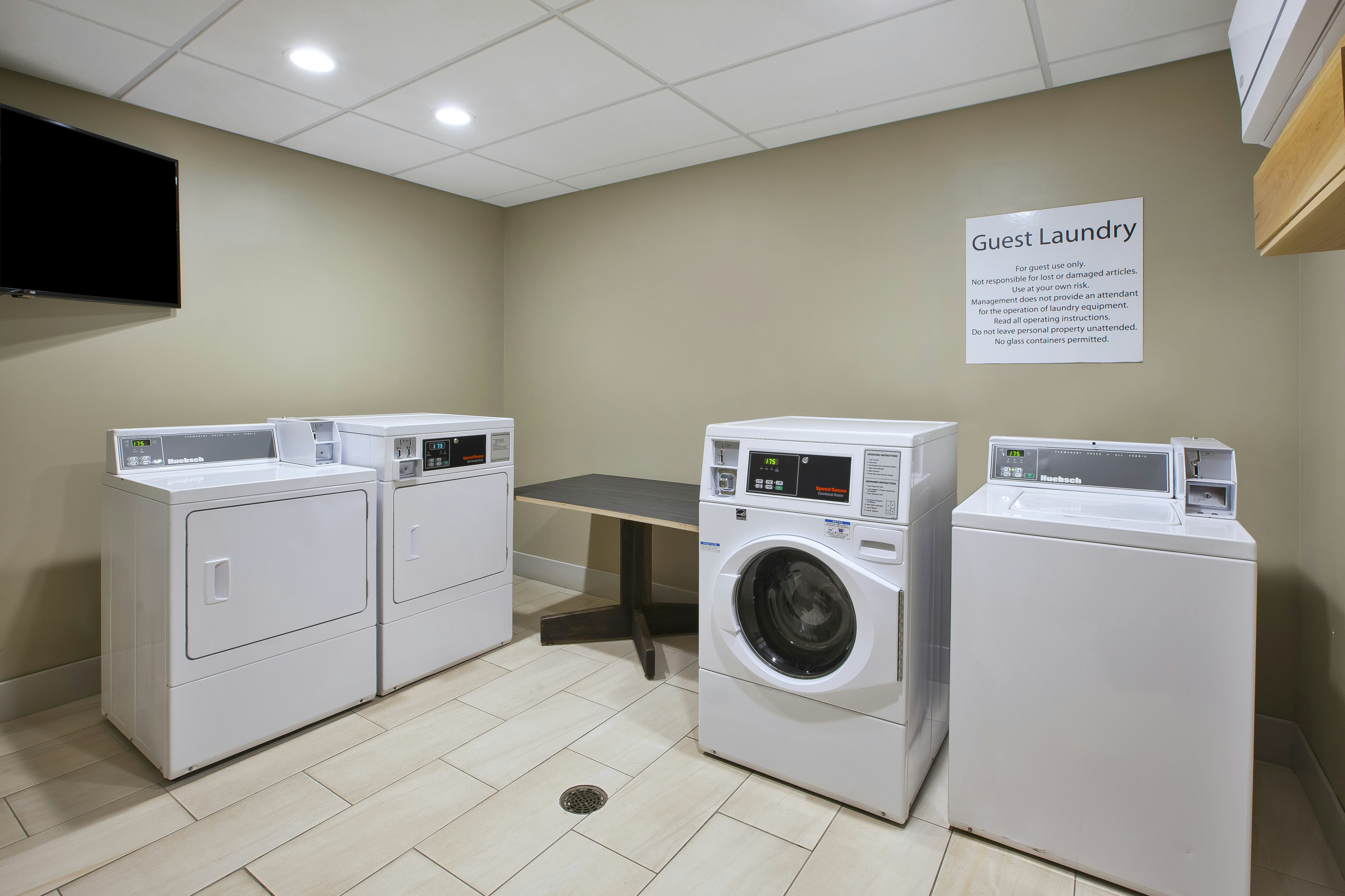 Holiday Inn Express Suites Parkersburg East 54/56