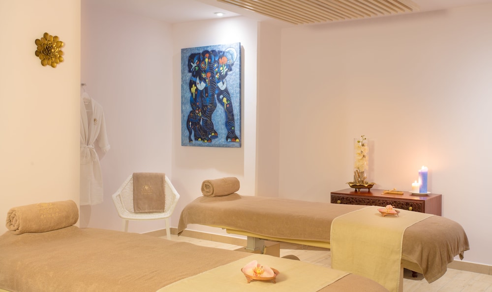 Akoya Hotel and Spa 20/68