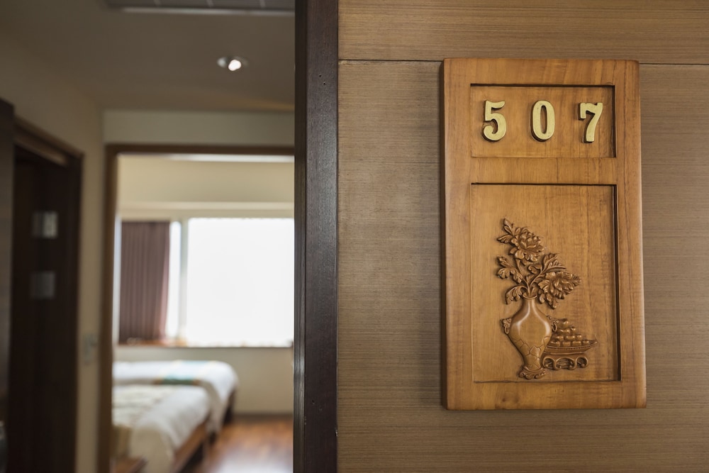 Yentai Hotel 5/41