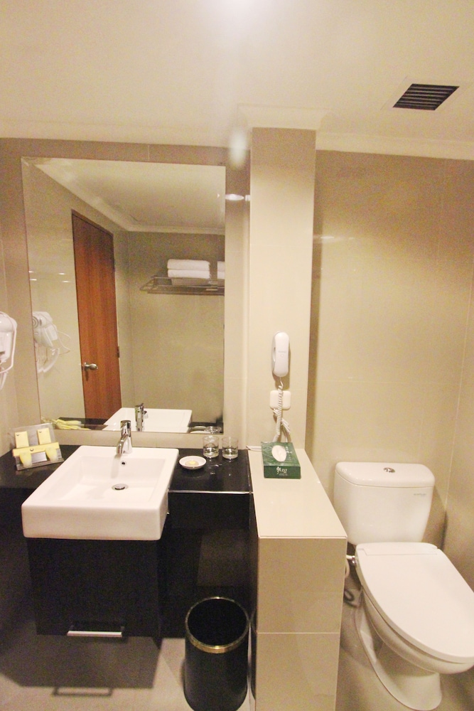 Hotel Bidakara Jakarta 27/28