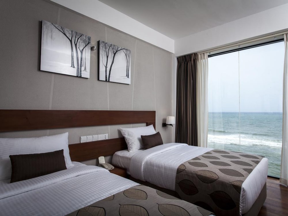 THE OCEAN COLOMBO 12/50