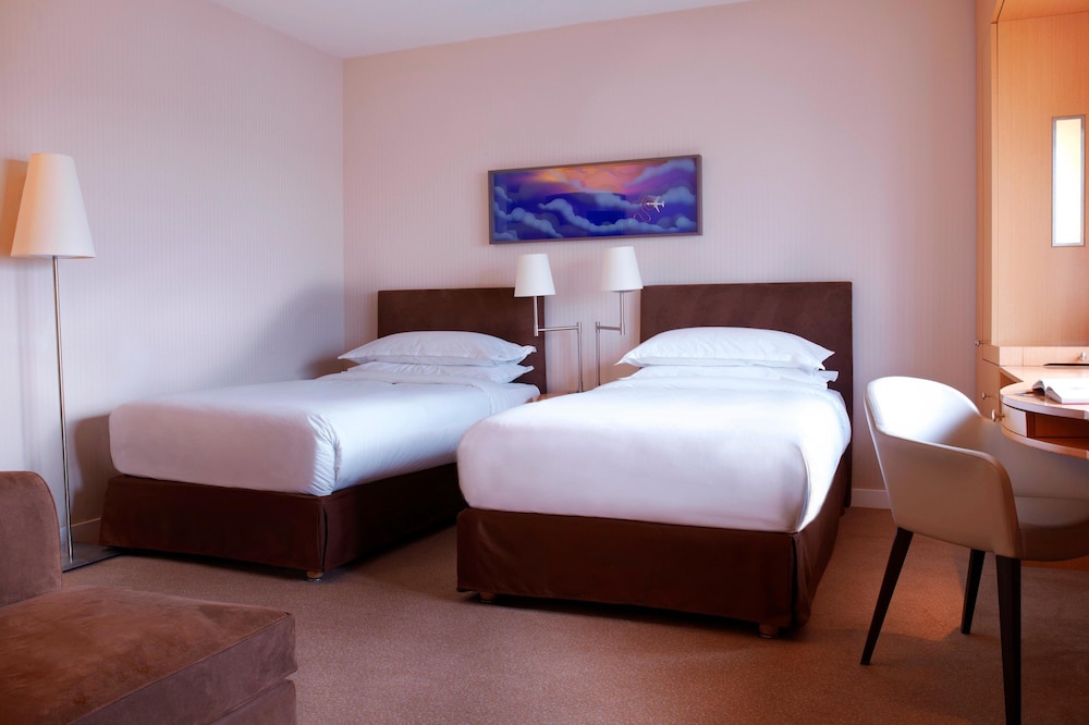 Sheraton Paris Charles de Gaulle Airport Hotel 9/33