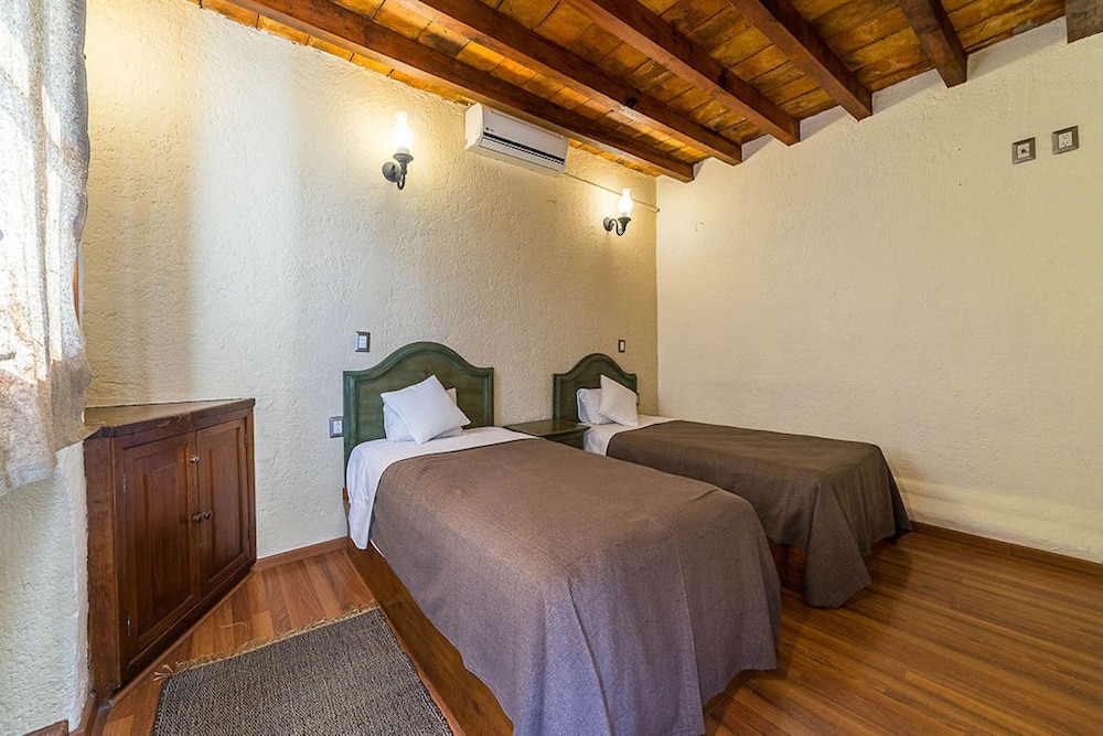 Meson de La Merced Hotel And Suites 15/38