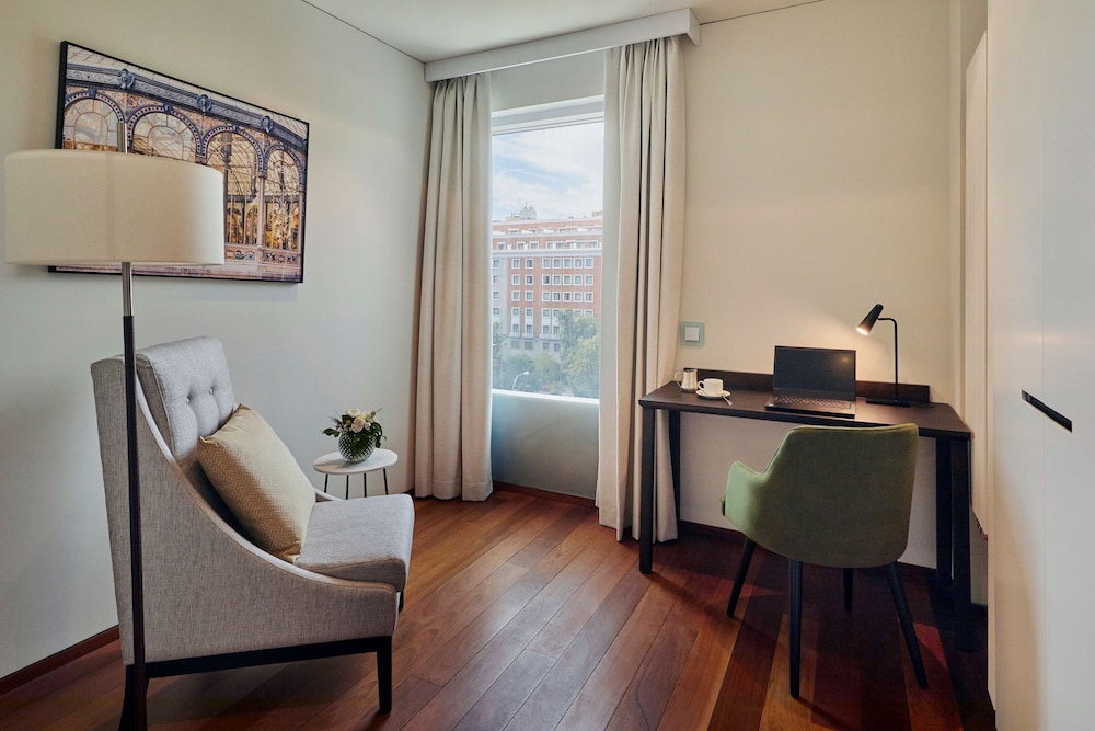 Hyatt Regency Madrid Residences 6/34