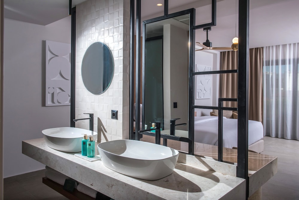 Noble Hotel Suites 47/50