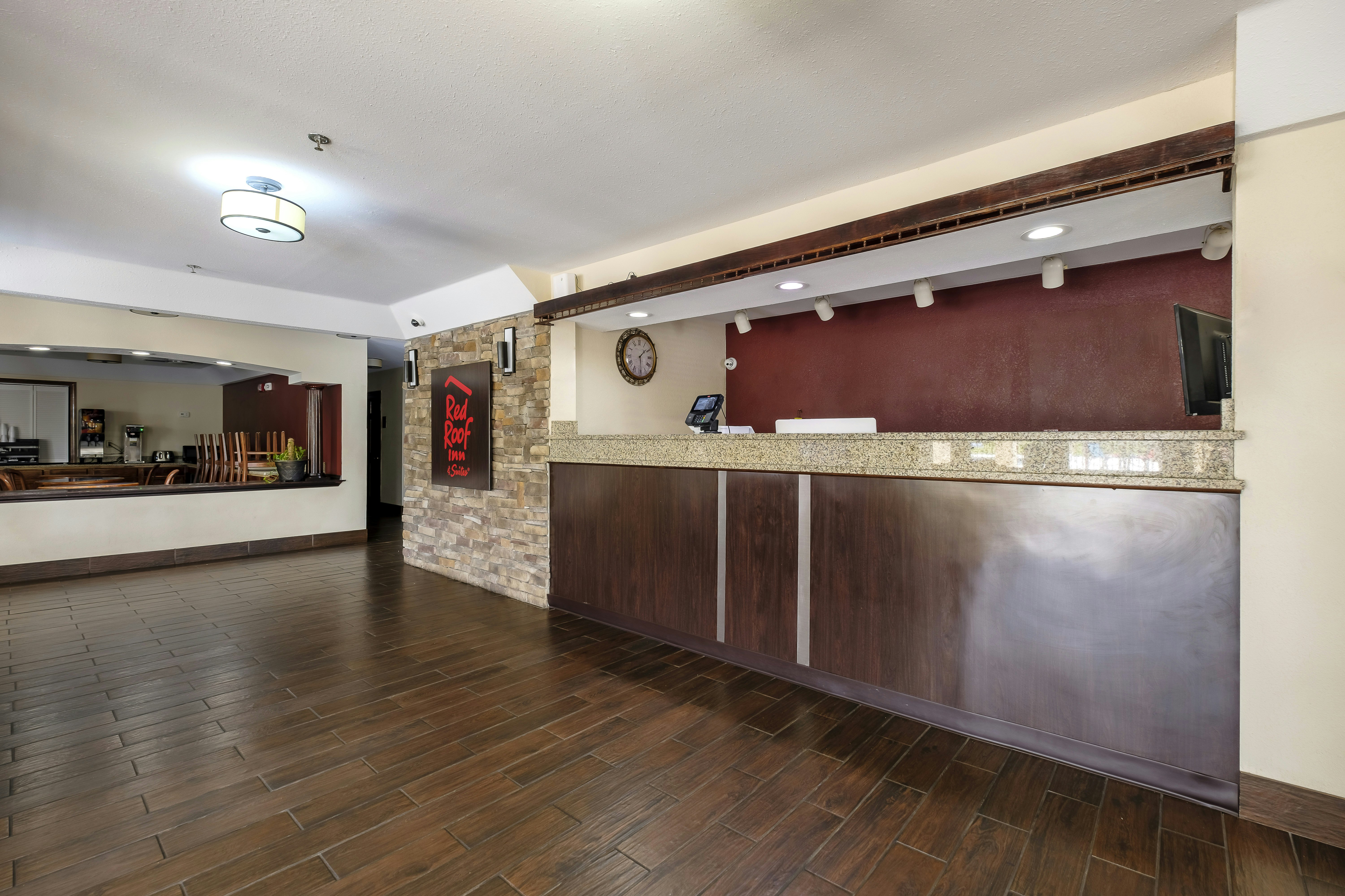Red Roof Inn and Suites Mobile SW - I-10 7/25