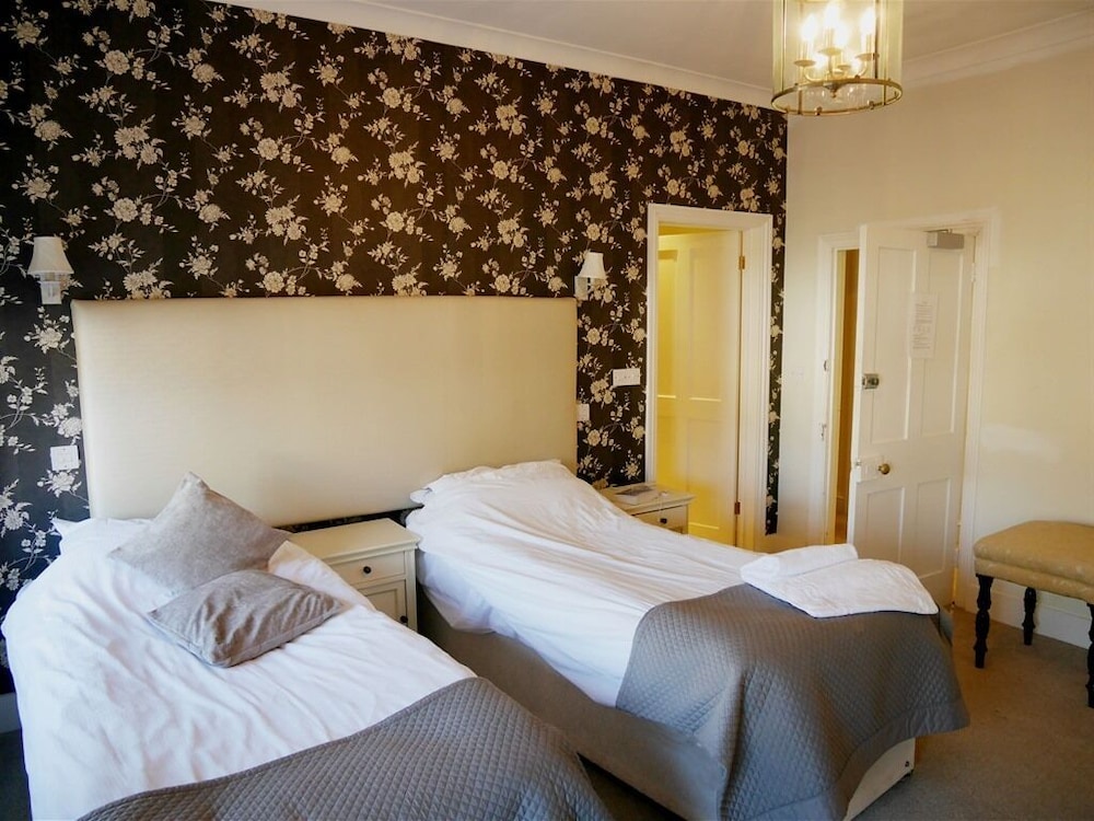 The Saracens Head Hotel 4/37