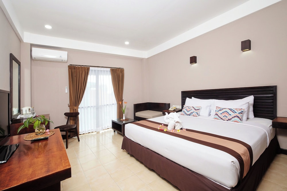The Grand Santhi Hotel 33/69