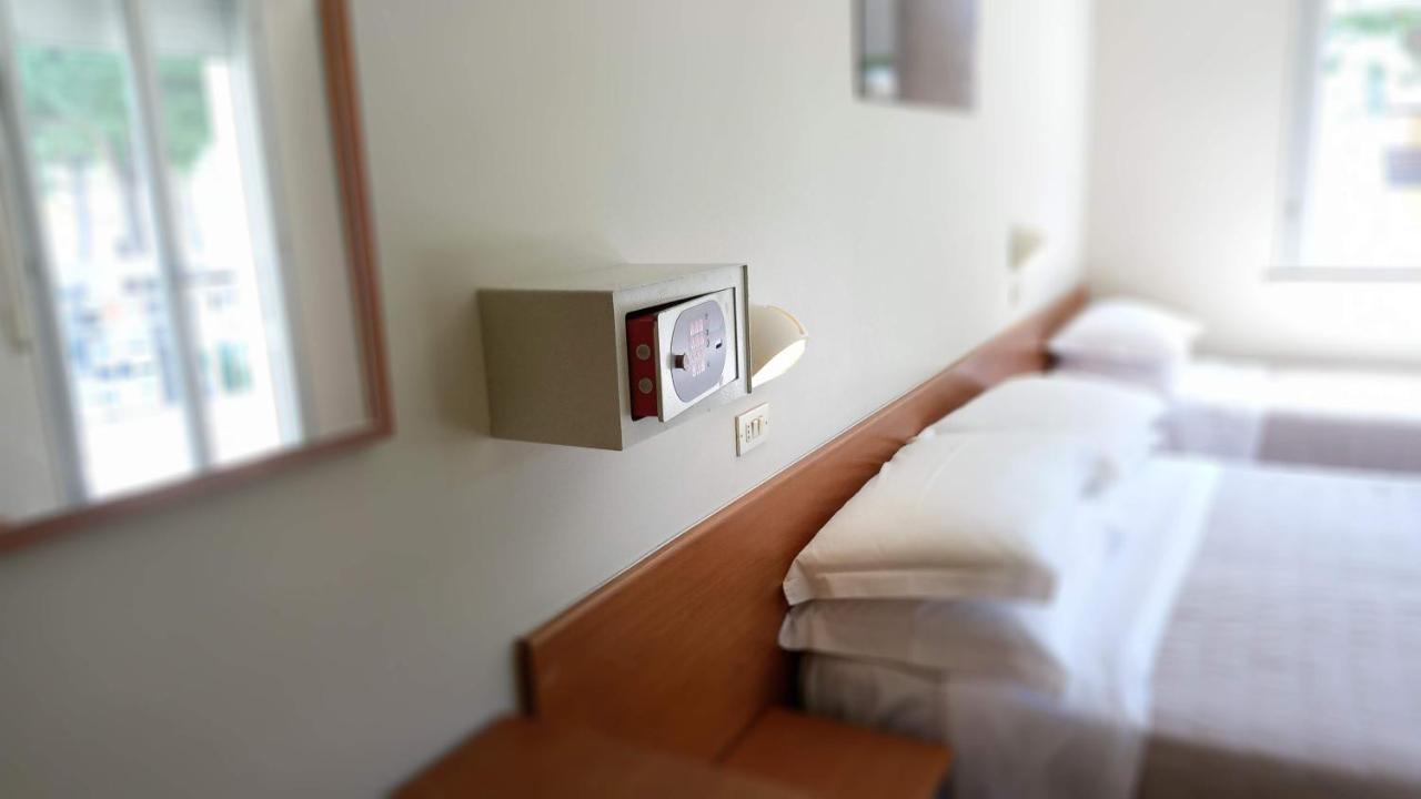 Hotel President 9/38
