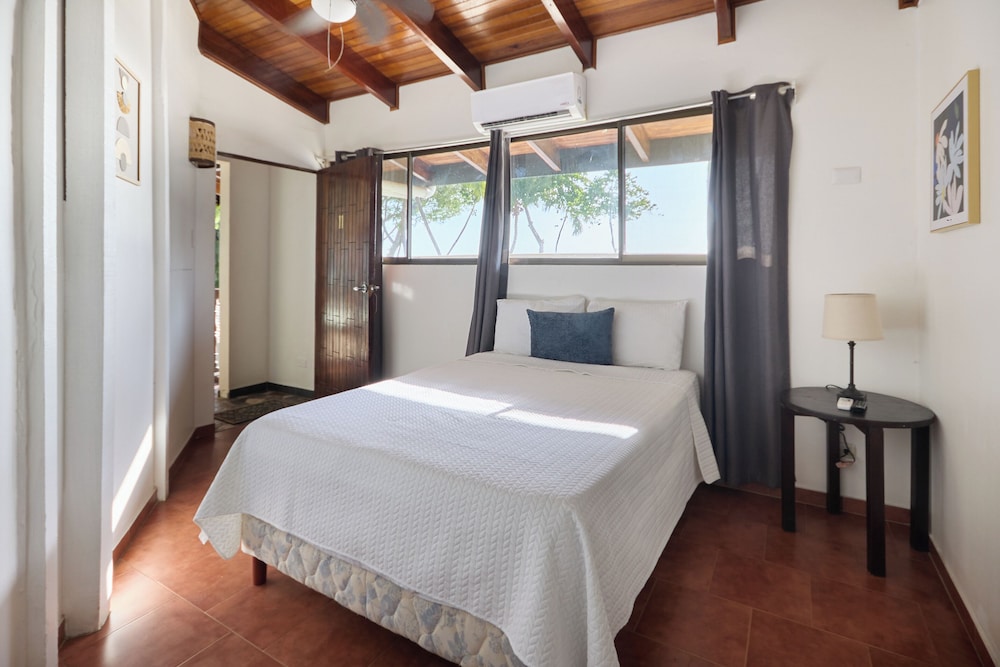 Perla de la Playa Beachfront Hotel 19/48
