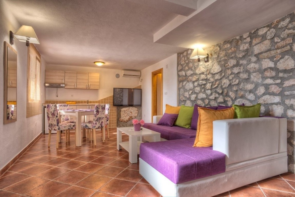 Guesthouse Harmonia 33/49