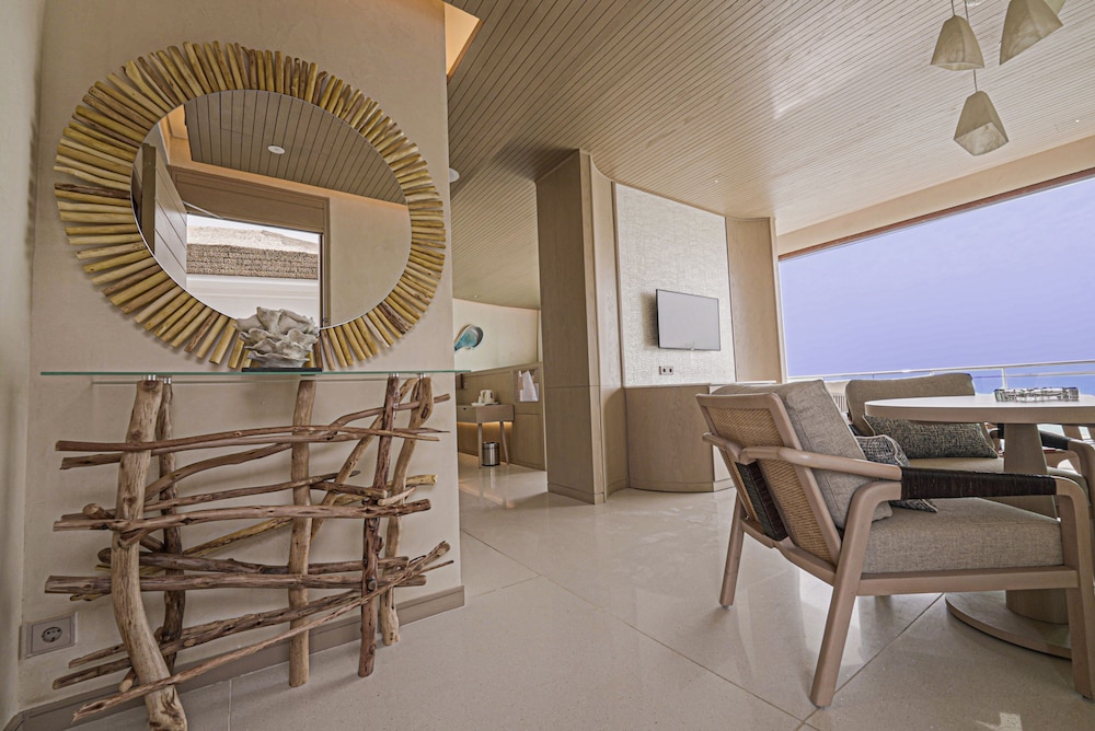 Tawila Island Resort 60/60