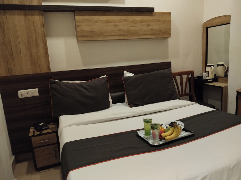 Hotel U. R. 33/40