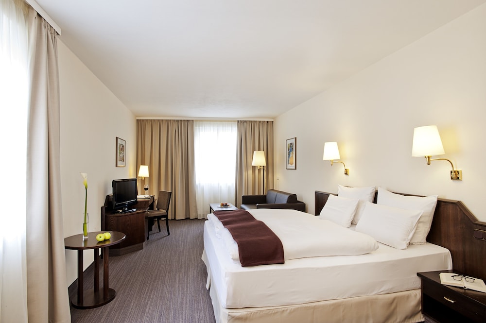 elaya hotel noerdlingen, Trademark by Wyndham 19/63