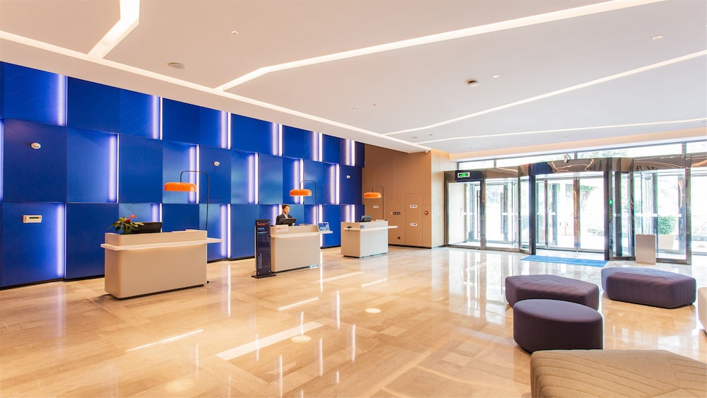 Holiday Inn Express Jiangmen Jianghai 9/79