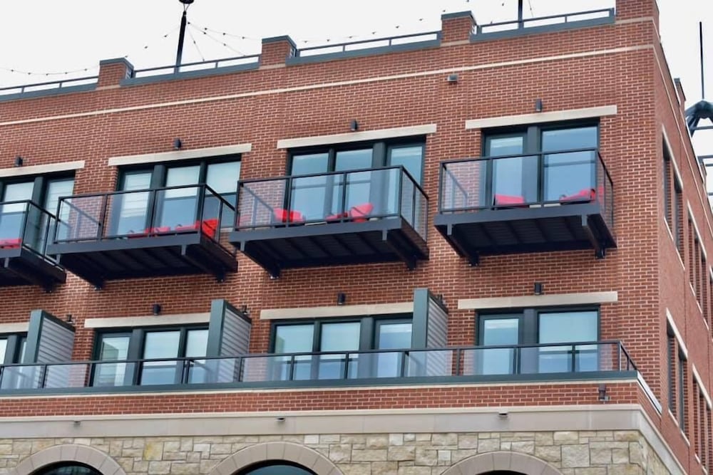 Water Street Inn 2/64