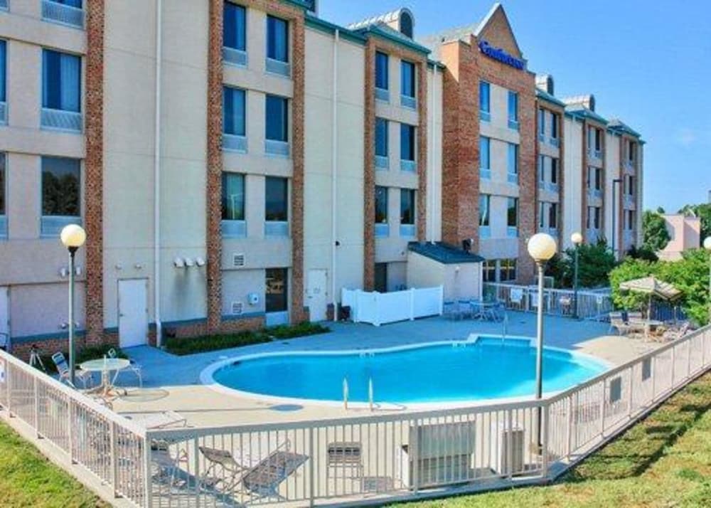 Comfort Inn Airport Roanoke VA 6/53