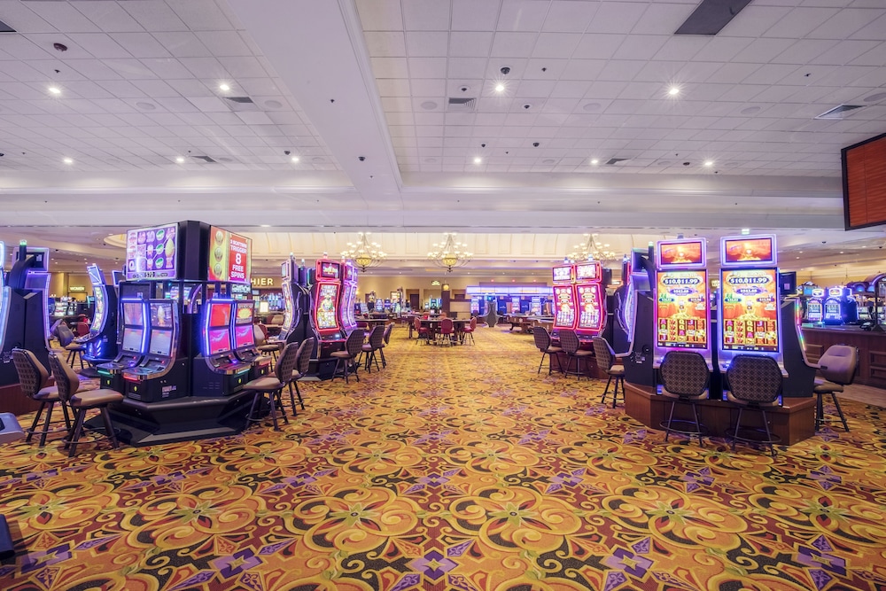 Casino Queen Hotel 35/50