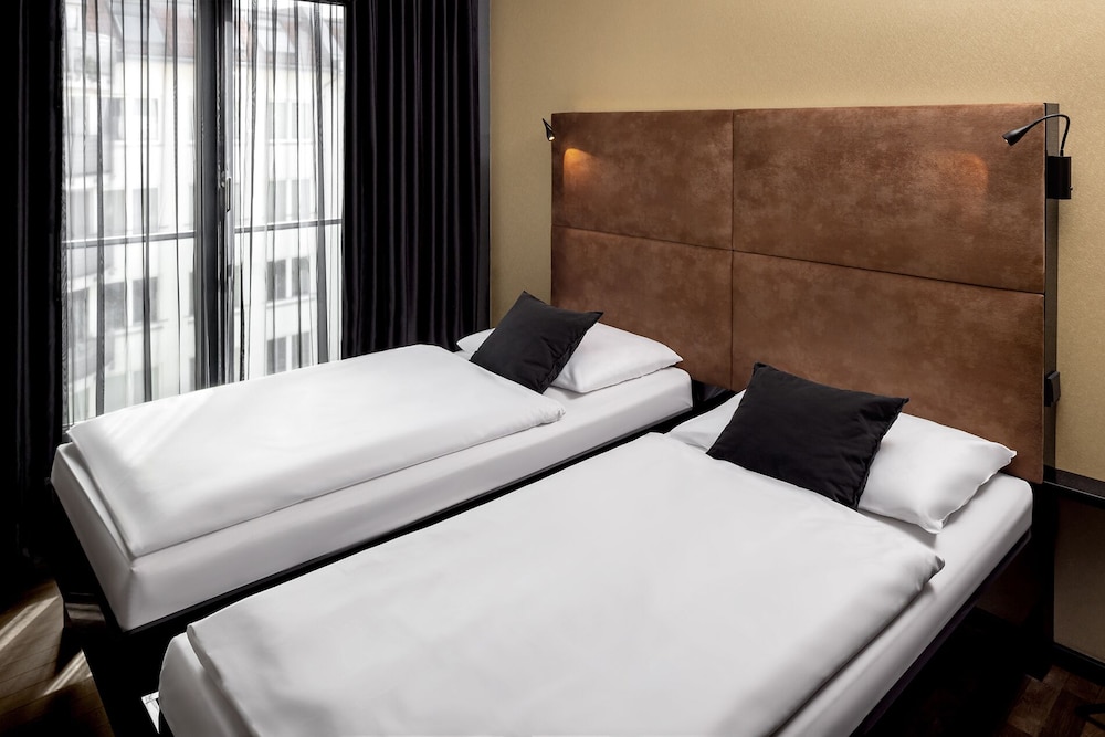STANDARD, DOUBLE OR TWIN BED