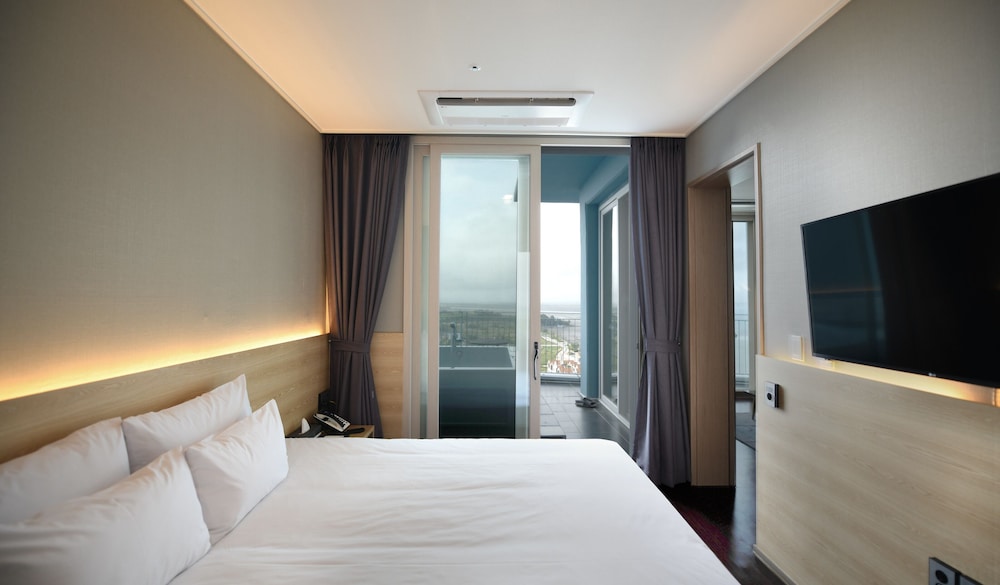 Ocean Soleview Hotel 22/57