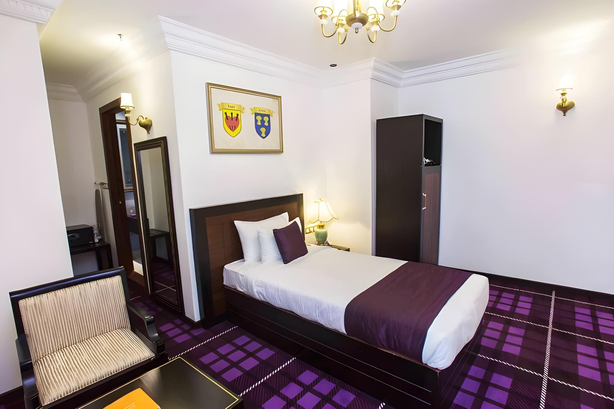 PREMIUM SINGLE ROOM