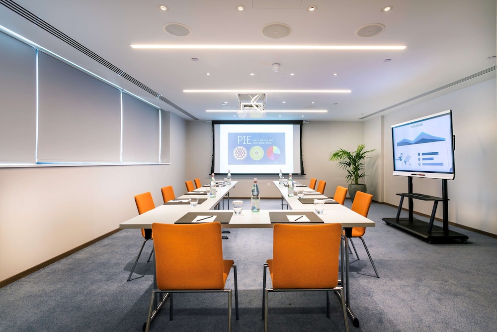 Radisson Blu Hotel Larnaca 67/74