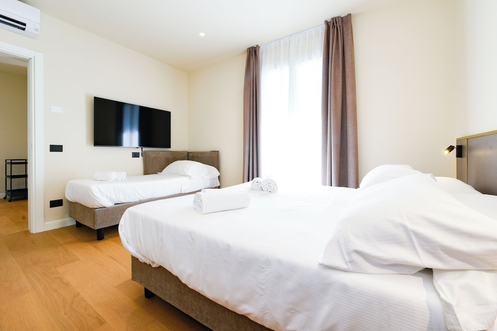 شقة بسرير مزدوج وسرير فردي بمطبخ صغير في الملحق، Best Western Hotel Arya 7/10