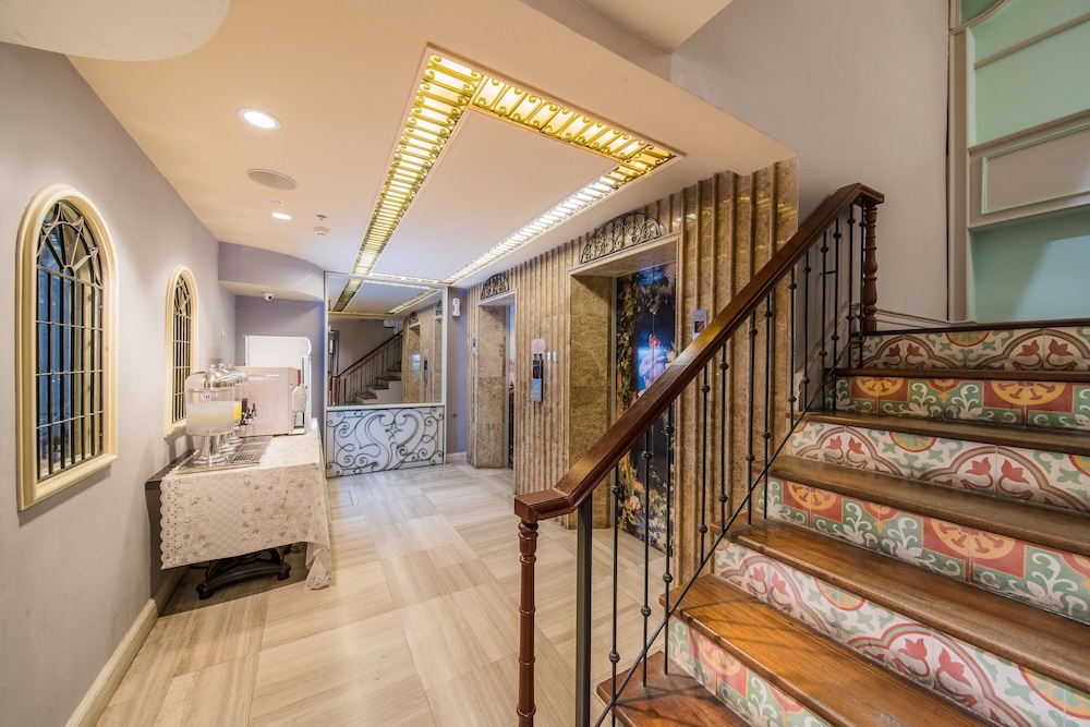 lobby