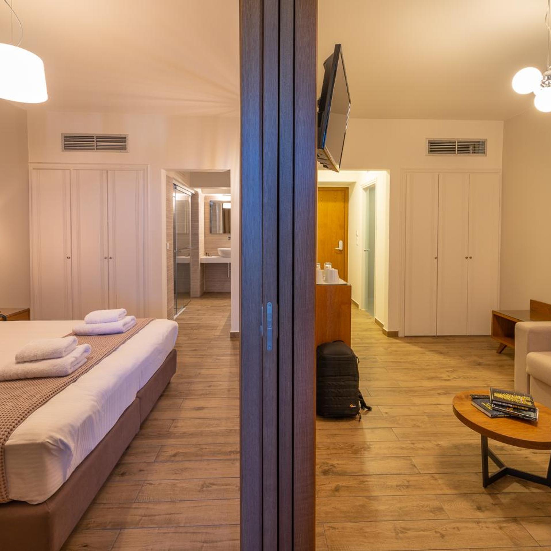 Achilles Hill Hotel 53/100