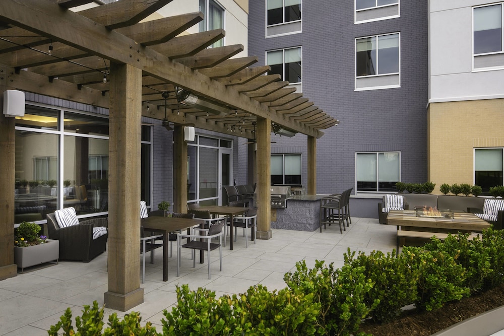 Fairfield Inn Suites Louisville Northeast 39/42