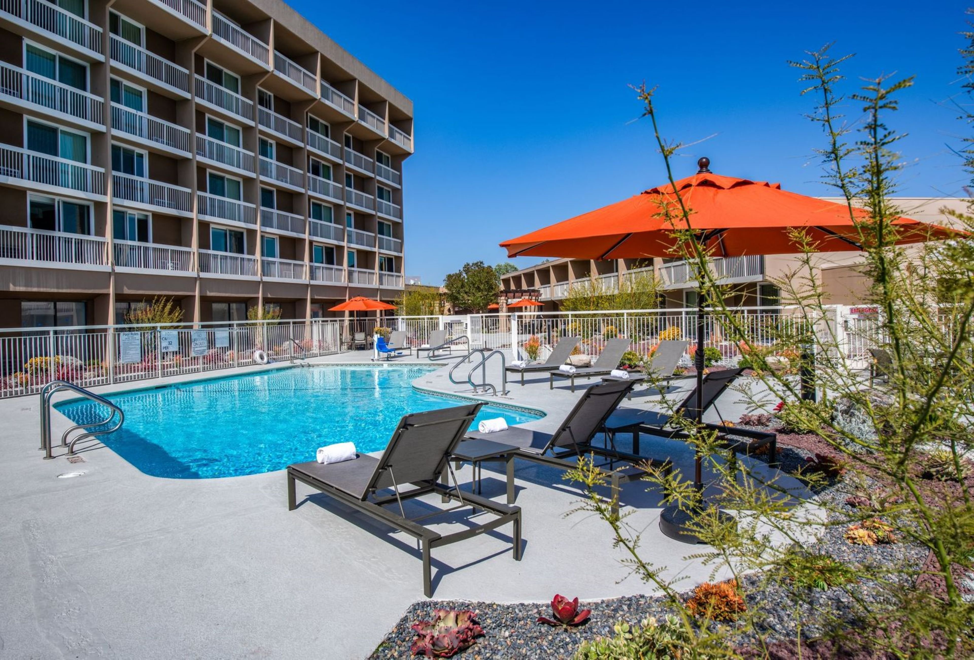 Courtyard by Marriott Oxnard/Ventura 6/32
