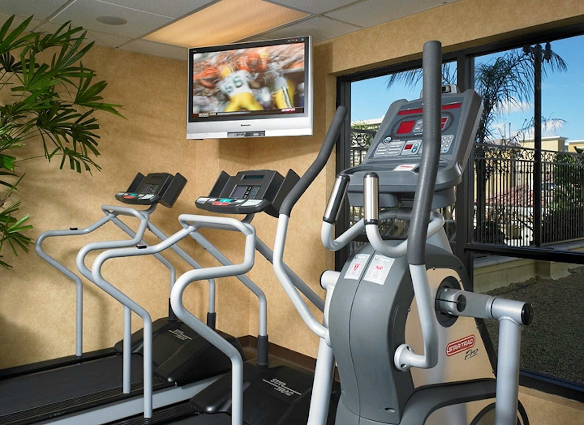 DoubleTree Suites by Hilton Hotel Anaheim Resort - Convention Center 23/56