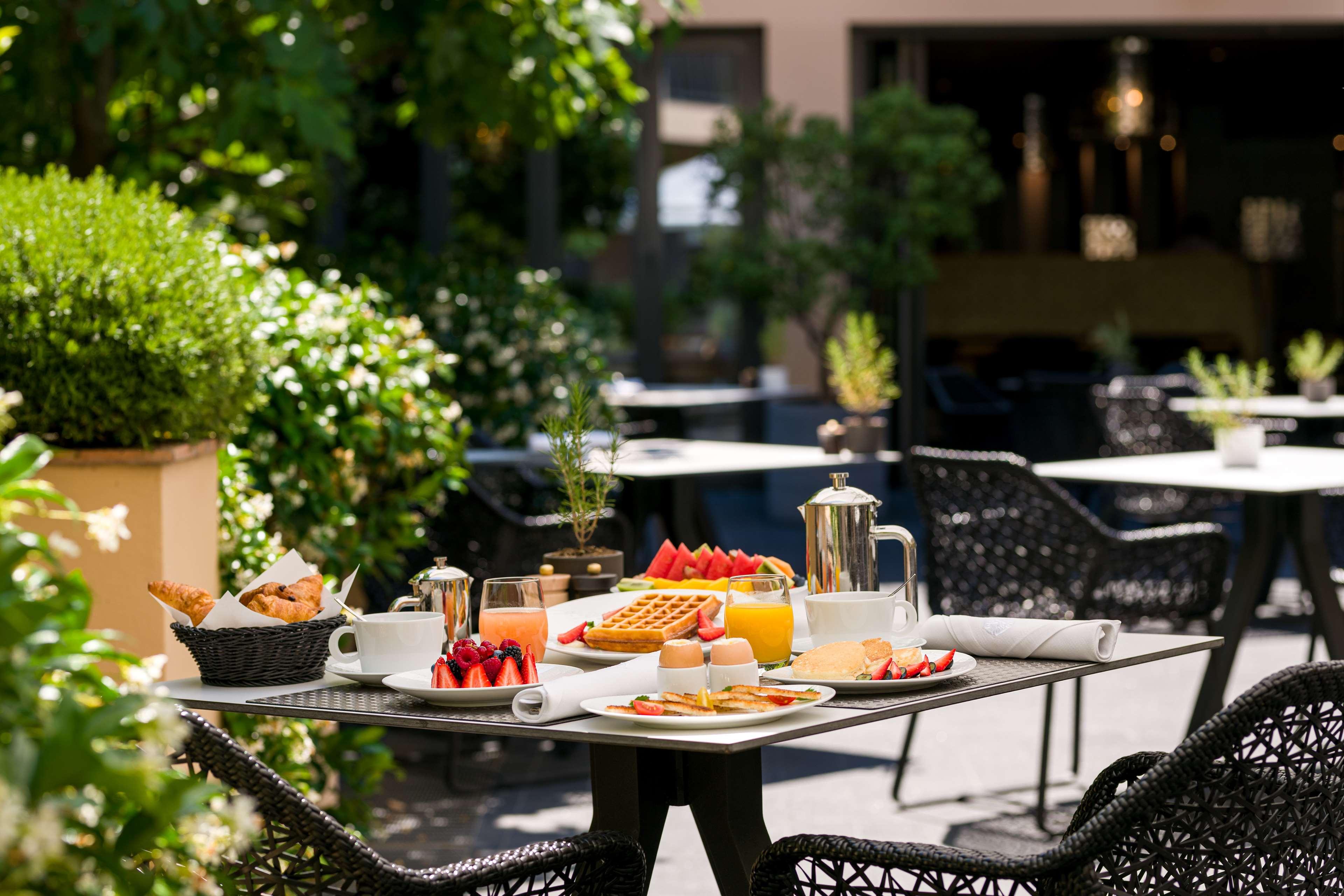 HOTEL DE PARIS SAINT-TROPEZ 38/50