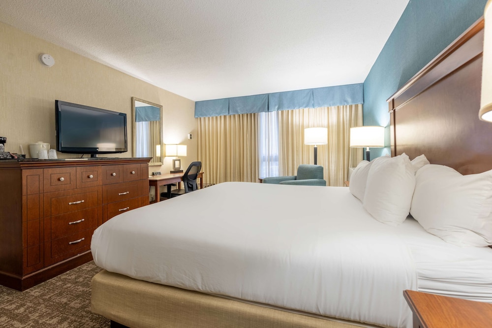 ROOM, KING BED