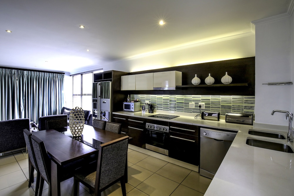 The Nicol Hotel And Apartments 42/53