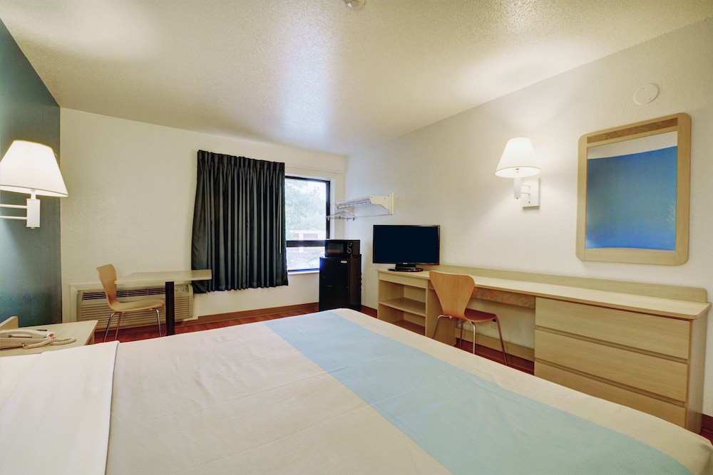 Motel6 Newport, RI 23/41