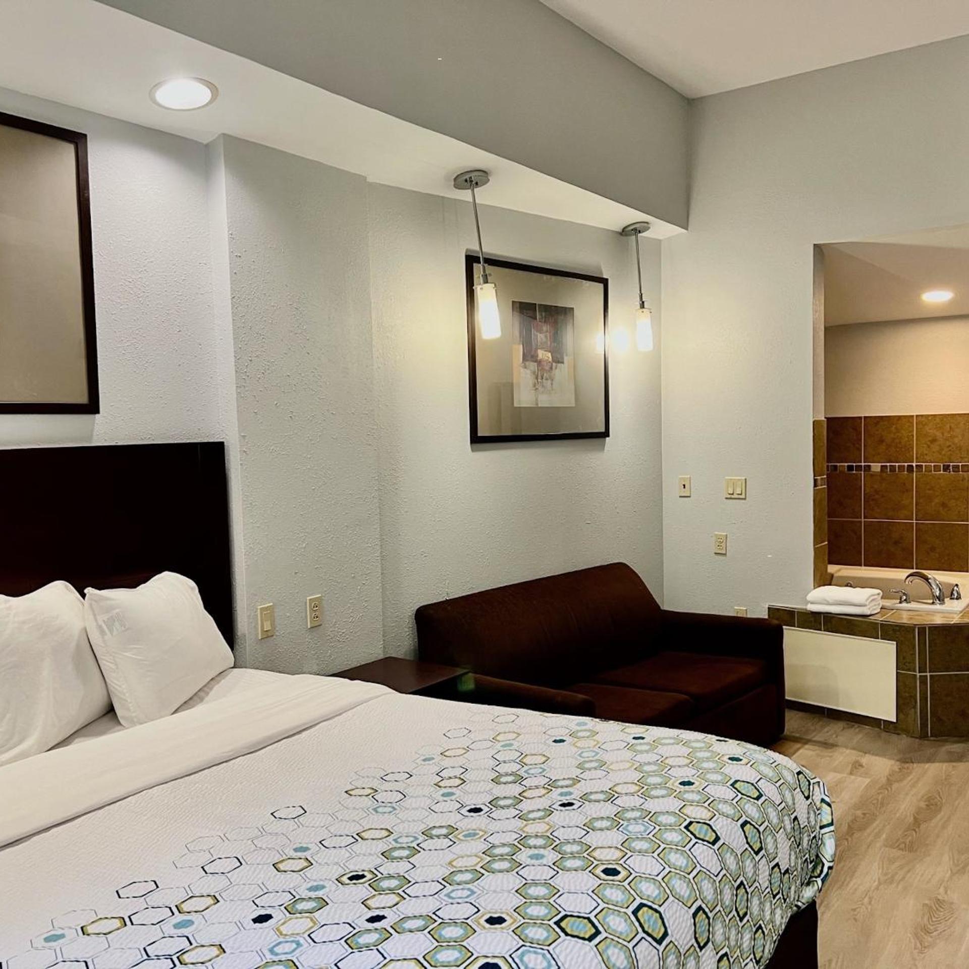 Studio, King Bed, Hot Tub