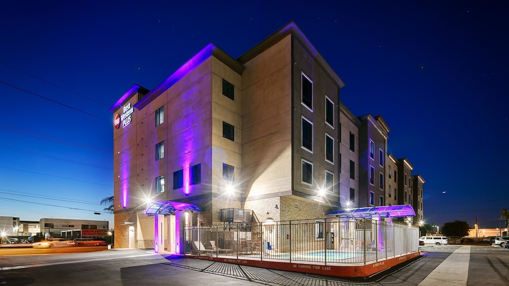 Best Western Plus Gardena Inn & Suites 1/36