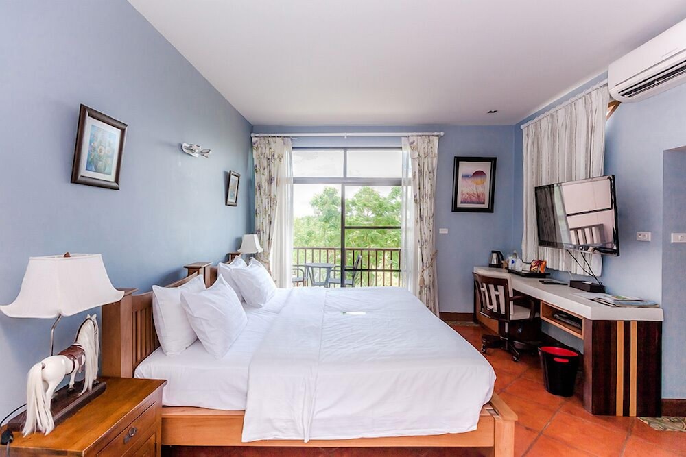 Deluxe, Balcony