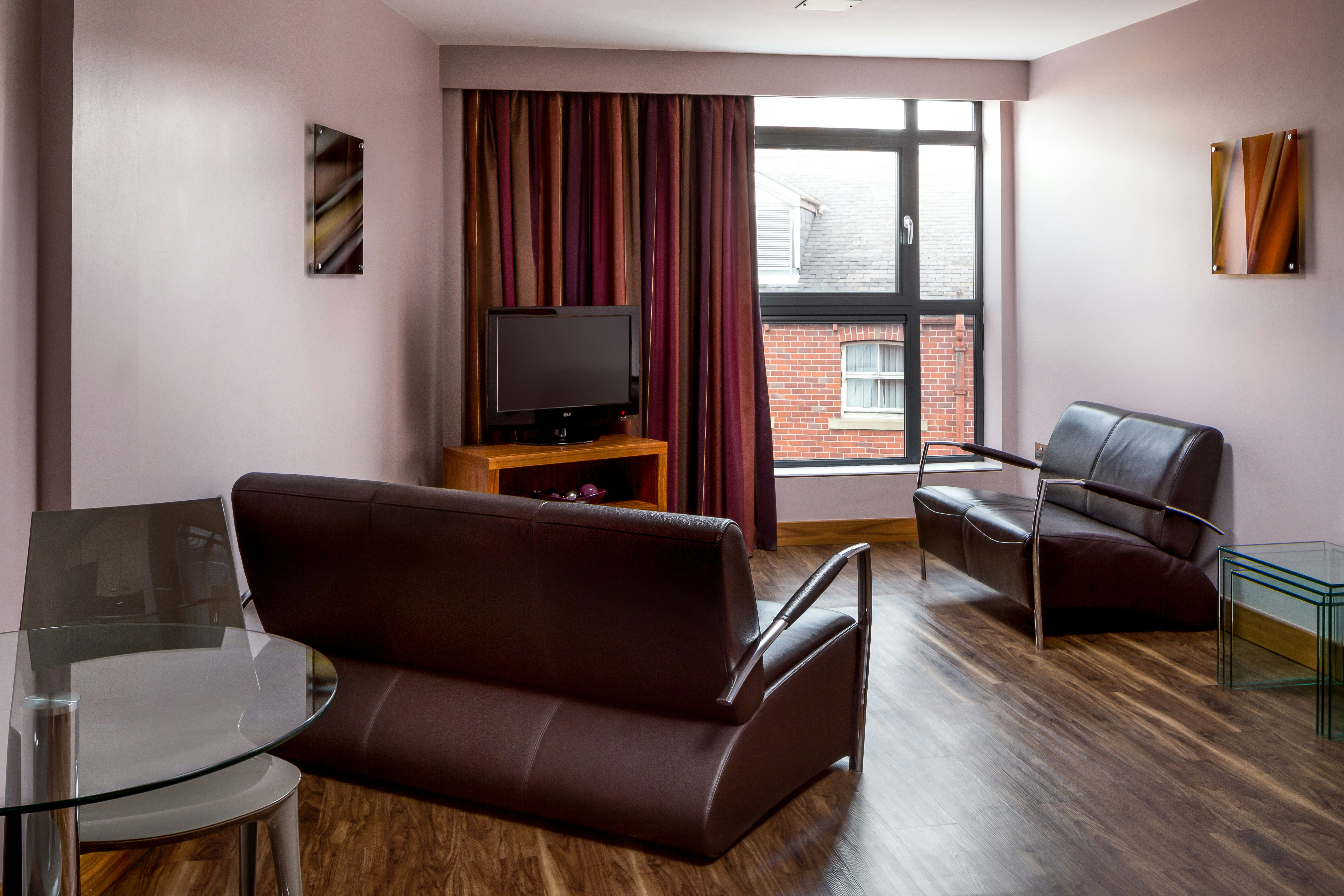 Roomzzz Leeds City Centre 11/21