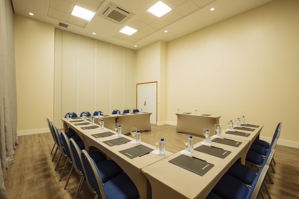 Hotel Intercity Suape Costa Dourada 45/47