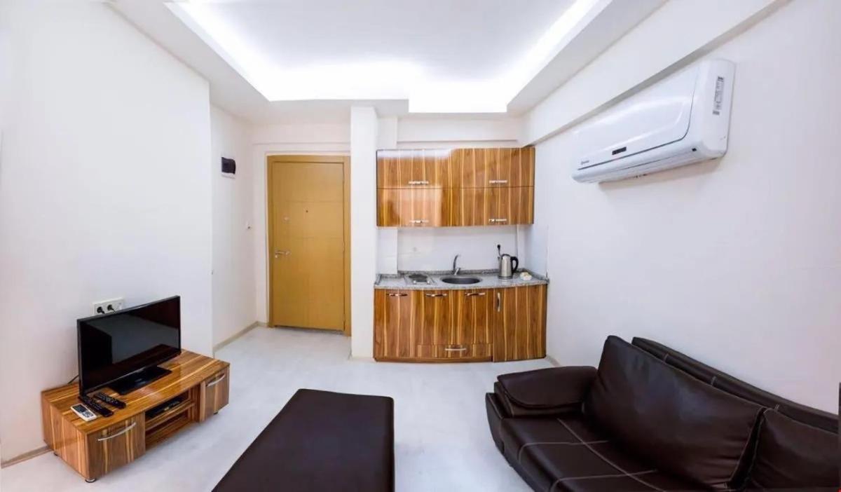Smyrna Homes & Suits 24/33