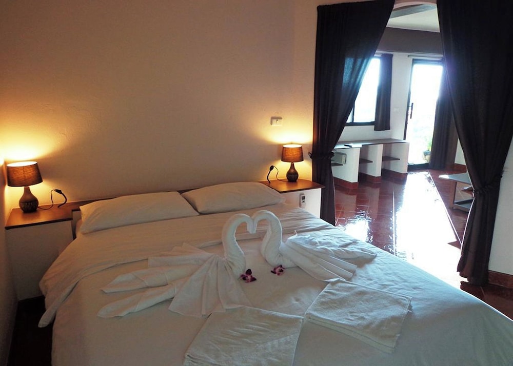 1 BEDROOM, APARTMENT