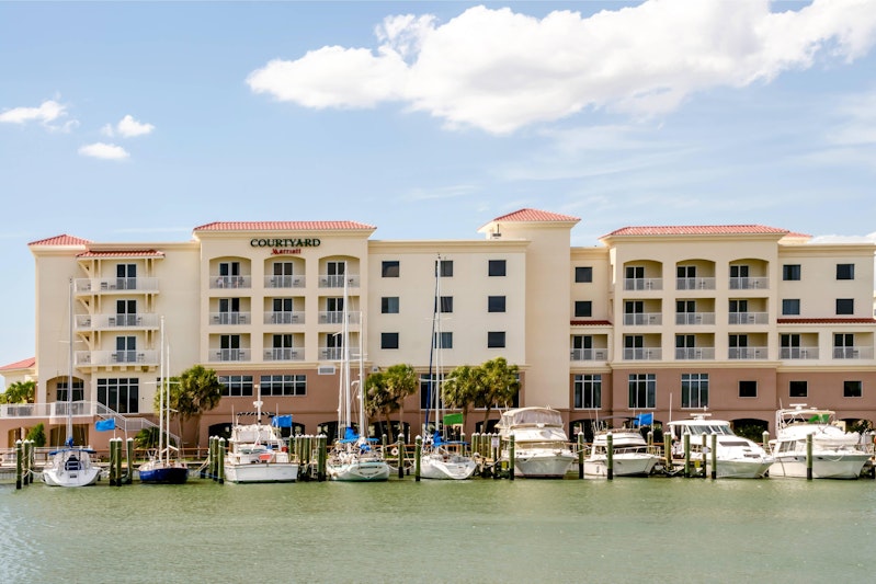 Courtyard St Petersburg Clearwater Madeira Beach 18/20